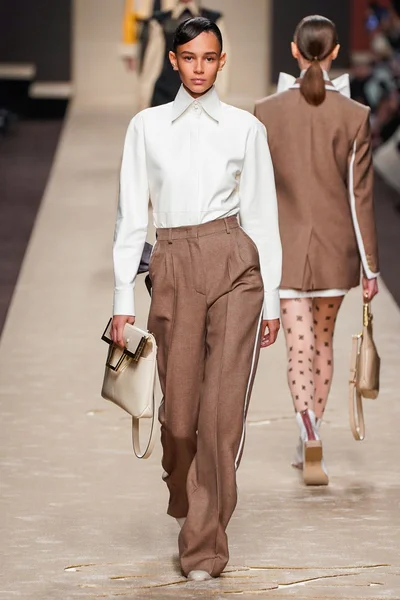 Look 3